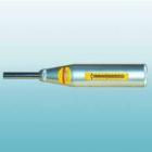 ZC4型測(cè)磚回彈儀是用彈簧驅(qū)動(dòng)彈擊錘并通過彈擊桿彈擊磚樣表面所產(chǎn)生的瞬時(shí)彈性形變的恢復(fù)力，使錘帶動(dòng)指針彈回并指示出回彈距離，以回彈值作為磚的抗壓強(qiáng)度相關(guān)指標(biāo)之一，來推定磚的抗壓強(qiáng)度及標(biāo)號(hào)。