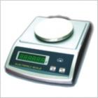 YP20002電子天平,具備多種計(jì)量單位轉(zhuǎn)換，記數(shù)功能及動(dòng)物稱重功能。交直流兩用，便于攜帶和野外操作?？裳b置RS232C 輸出接口。稱量范圍:0-2000g.可讀性:10mg.稱盤尺寸:ф125mm.電源:交直流電兩用
