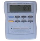 TH2821B是國(guó)內(nèi)首創(chuàng)的手持式LCR數(shù)字電橋?？蓽y(cè)量電感L、電容C、電阻R、阻抗Z、損耗因子D和品質(zhì)因數(shù)Q六種基本參數(shù)，具有0.3%的測(cè)量準(zhǔn)確度及合適的四檔分選。