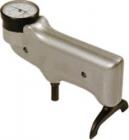 巴氏硬度計(jì) GYZJ935適用于較軟的塑料和很軟的金屬。硬度計(jì)是測(cè)量鋁合金、銅、黃銅和其它包括塑料和玻璃鋼等材料硬度的方便工具，儀器設(shè)計(jì)應(yīng)用于組裝部件、零件以及原材料的測(cè)量。