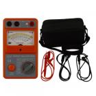 ●每種機(jī)型有三種額定電壓。

●絕緣阻值采用對(duì)數(shù)分度線，均勻清晰，讀數(shù)方便。

●線性交流電壓表刻度提供300V或600V的量程。

●強(qiáng)帶載能力，輸出短路電流大于1mA。。

●防塵防潮結(jié)構(gòu)，適于戶外操作。

●體積小，重量輕，操作簡捷，攜帶方便。

●電池供電，低功耗。

●電池容量檢查功能。

●線性交流電壓表刻度提供300V或600V的量程。
