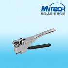 產(chǎn)品簡介 
一種可現(xiàn)場快速測試鋁合金硬度的儀器。使用方便，一卡即可，硬度值直接讀出，效率高，可靠性好。
      用于快速檢測鋁合金型材、管材、板材、鋁工件及其他軟金屬的硬度。特別適于在生產(chǎn)現(xiàn)場、銷售現(xiàn)場或施工現(xiàn)場對成批產(chǎn)品進行快速、非破壞性的逐件合格檢查。
      本韋氏硬度計是檢驗鋁合金型材力學性能的首選儀器，符合中國有色標準YS/T420-2004和美國標準ASTM B647-84（2000）。
      韋氏硬度計還可用于測試紫銅、黃銅、軟鋼等。
