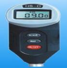 主要特點

u具有最大值鎖存、平均值自動計算及欠壓報警功能

u與本機攜帶的海寶公司RS232通訊電纜連接，能與計算機進行數(shù)據(jù)通訊

u具有自動關(guān)機功能

u與邵氏硬度測試臺連接后能進行更高精度的測量

u電源：3×1.55V扣式電池 4.5V交直流電源適配器

u基本配置： 1、扣式電池三節(jié) 2、選購件：SD-J硬度計測試架,4.5V交直流電源適配器,RS232通訊電纜