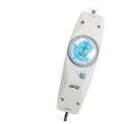 本機臺安裝于試驗機上使用，測試值穩(wěn)定，再現(xiàn)精度高，使品質(zhì)更有保障。 
不論N的單位或Kgf單位均可在1支推拉力計上做到，一舉兩得。